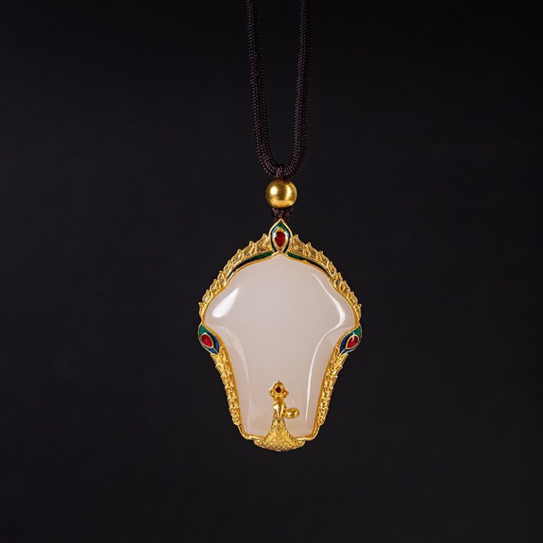 Collection of gold and jade pendant men and women couples models simple and Tianyu white jade pendant gold necklace