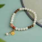 White Jade Strand Red Flesh Tiger Tooth Dzi Bead Tibetan Women's Simple Niche Design Bracelet-3