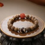 Incense Tiger's Tooth Dzi Bead Bracelet Old Sandalwood Jixiang Nanhong Carvings Bracelet Wooden Cultural Toys Beads-2