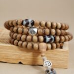 The old mountain sandalwood nine eyes dzi 108 beads strings of glazed barrel beads disc play wooden literature play beads-3