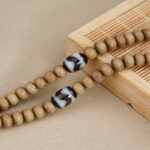 The old mountain sandalwood nine eyes dzi 108 beads strings of glazed barrel beads disc play wooden literature play beads-2