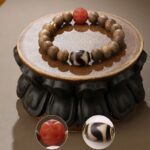 Incense Tiger's Tooth Dzi Bead Bracelet Old Sandalwood Jixiang Nanhong Carvings Bracelet Wooden Cultural Toys Beads-8